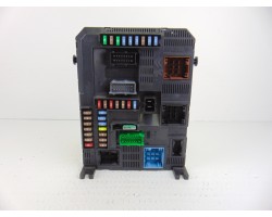 Caja reles / fusibles, Peugeot 308 Style 2015, 9807054180