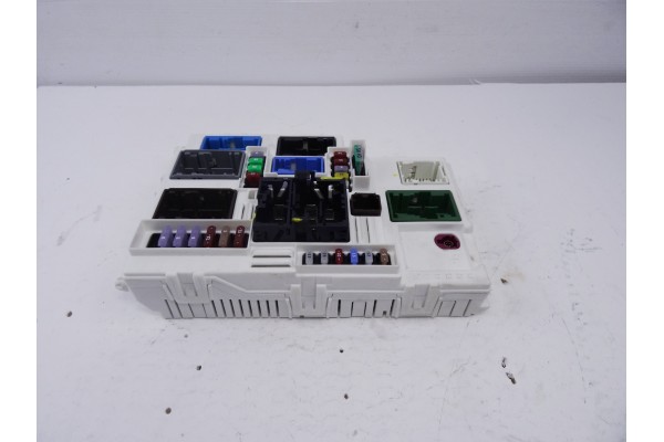Caja reles / fusibles, Peugeot 308 (P5) Active Pack 2022, 9849163680