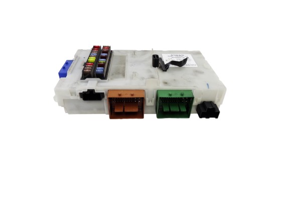 Caja reles / fusibles, Volvo XC60 Kinetic AWD 2009, 30765624