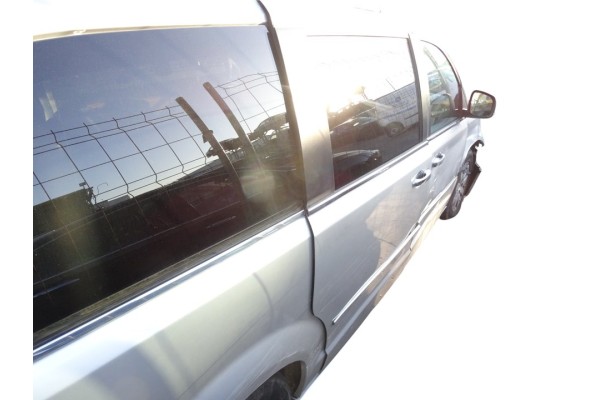 Puerta trasera derecha, Chrysler Grand Voyager (Rt) Limited 2017