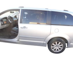 Puerta trasera izquierda, Chrysler Grand Voyager (Rt) Limited 2017