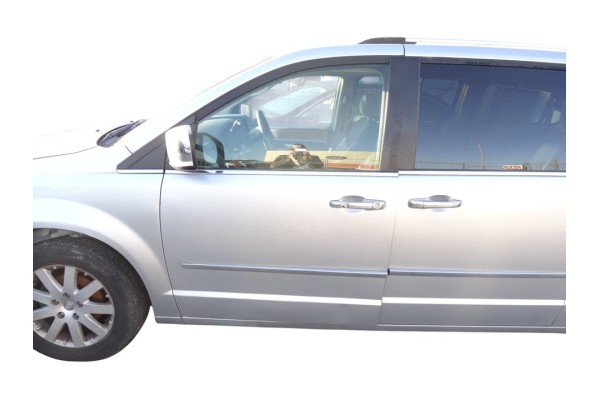 Puerta delantera izquierda, Chrysler Grand Voyager (Rt) Limited 2017