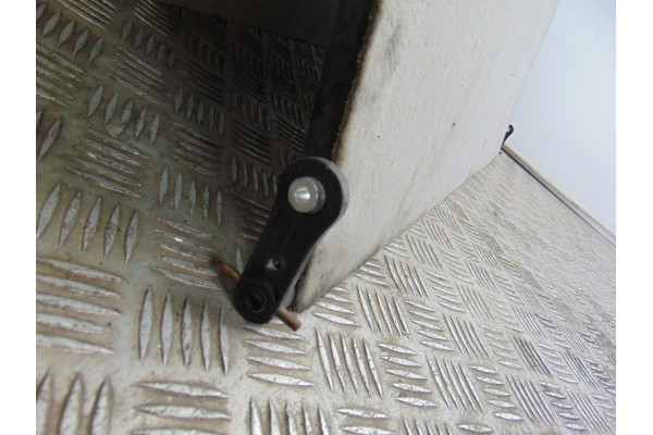 A1696800141 BANDEJA TRASERA MERCEDES-BENZ CLASE A (BM 169)