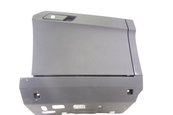 Guantera, Audi Q3 (F3B) 35 TDI S line 2022, 83B857035B