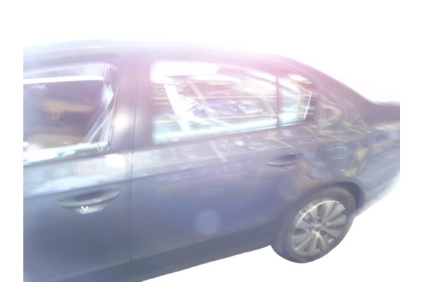 Puerta trasera izquierda, Volkswagen Passat Berlina (3C2) Highline 2010