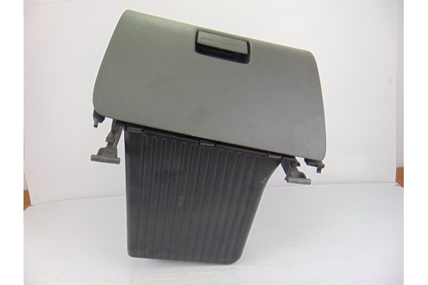 Guantera, Ford Focus Berlina (CB4) Trend 2009, 4M51A06044