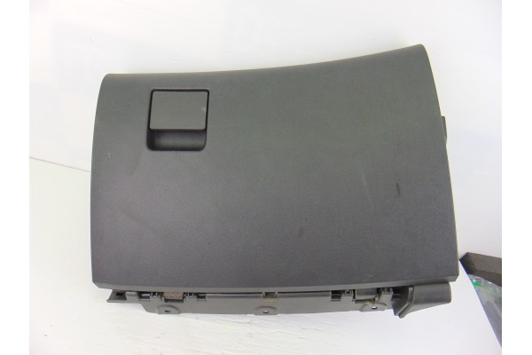 Guantera, Opel Insignia Berlina Cosmo 2010