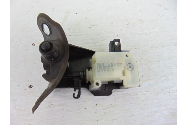 Tapa exterior combustible, Mercedes-benz Cls (Bm 219) 350 Cgi (219.357) 2006, A2518200197