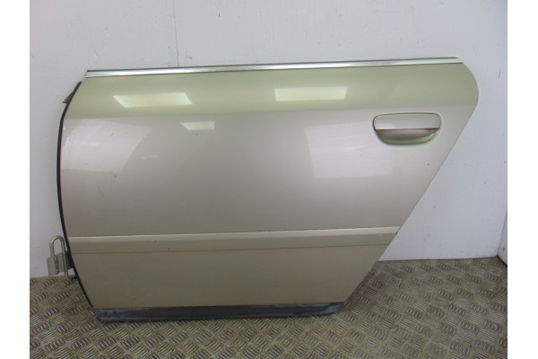Puerta trasera izquierda, Audi A6 Avant (4B5) 3.0 2002