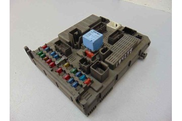 Caja reles / fusibles, Citroen C5 Berlina 2.0 HDi SX 2002, 9648235680