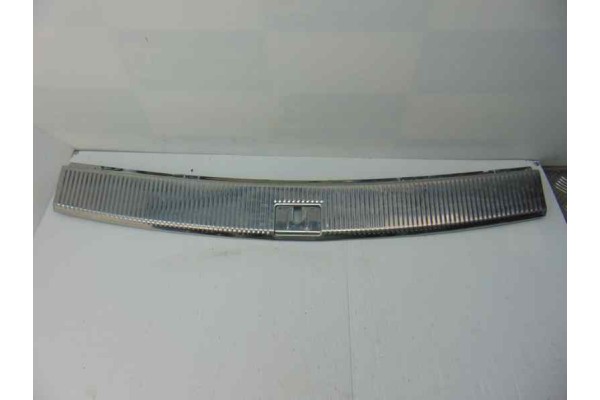 Molduras traseras, Volkswagen Touareg (7LA) Tdi V6 2004, 7L6863459B