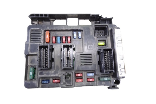 Caja reles / fusibles, Citroen C5 Berlina 2.0 HDi Magic 2004, 9643498880