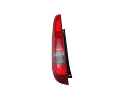 Piloto trasero izquierdo, Ford Fiesta (Cbk) Ambiente 2003