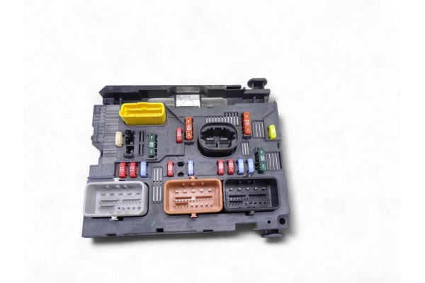 Caja reles / fusibles, Peugeot 207 Confort 2008, 9664055780