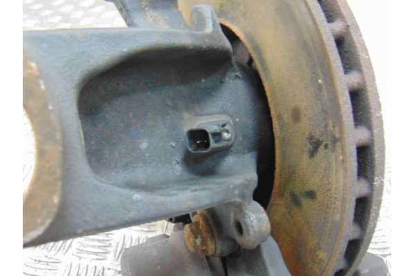 MANGUETA DELANTERA IZQUIERDA FORD FOCUS BERLINA (CB8)