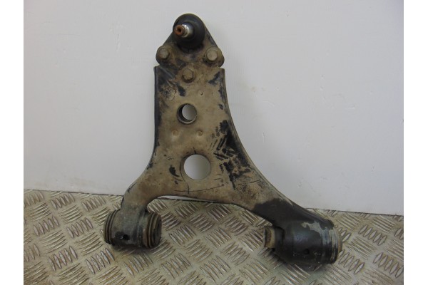 Brazo suspension inferior delantero izquierdo, Mercedes-benz Clase a (Bm 169) A 200 Turbo (169.034) 2006