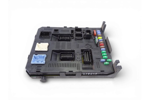 Caja reles / fusibles, Citroen C4 Berlina Collection 2006, 9661940480