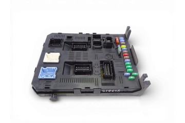 Caja reles / fusibles, Citroen C4 Berlina Collection 2006, 9661940480