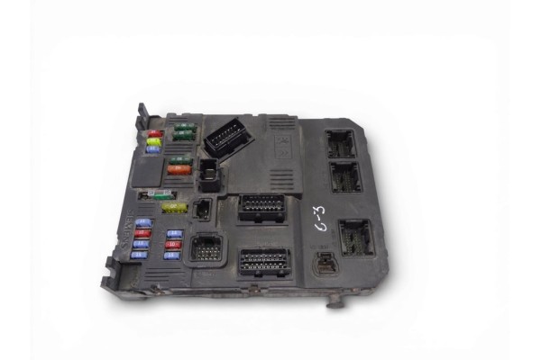Caja reles / fusibles, Citroen C3 1.4 HDi Premier 2004, 9652474380