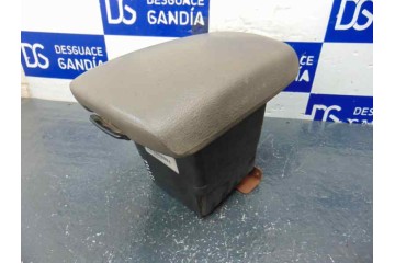 05072904AA APOYABRAZOS CENTRAL JEEP CHEROKEE (KJ) 2.5 CRD Básico 2002 05072904AA 179426 JEEP - 1