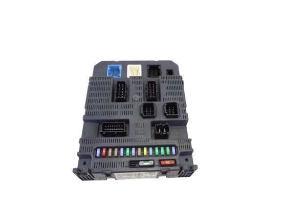 Caja reles / fusibles, Peugeot 308 Confort 2008, 9663798180