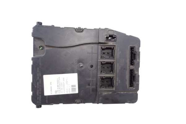 Caja reles / fusibles, Renault Megane Ii Grandtour Exception 2007, 8200780021