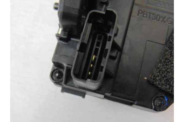 3 PIN CERRADURA PUERTA TRASERA IZQUIERDA NISSAN JUKE (F15E) Acenta 2013 3 PIN 180621 NISSAN - 3