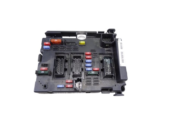 Caja reles / fusibles, Citroen Xsara Picasso 1.6 HDi 90 Exclusive 2009, 9657608780