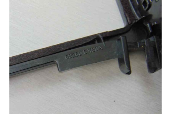 68260BX80A  REJILLA AIREADORA NISSAN JUKE (F15E) Acenta 2013 68260BX80A 180630 NISSAN - 2