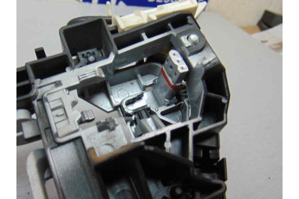 SOPORTE CHASIS MANETA EXTERIOR DELANTERA IZQUIERDA MERCEDES-BENZ CLASE A (BM 169)