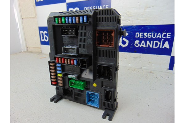 Caja reles / fusibles, Citroen C4 Cactus Feel 2014, 9807531680