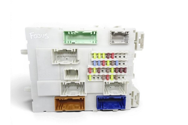 Caja reles / fusibles, Ford Focus Sportbreak (Cew) Trend 2021, F1FT14A073BF