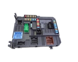 Caja reles / fusibles, Peugeot 208 Style 2016, 9807531680