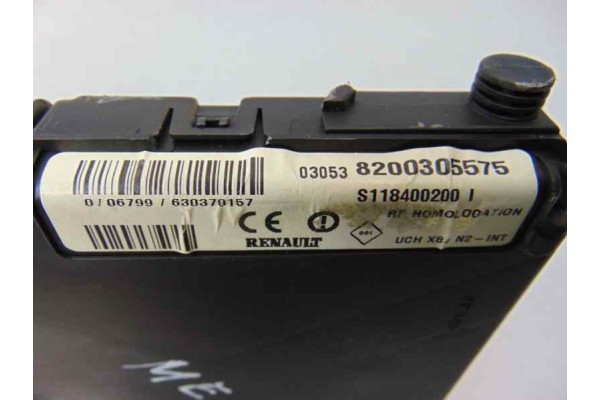 8200305575 CAJA RELES / FUSIBLES RENAULT MEGANE II BERLINA 5P