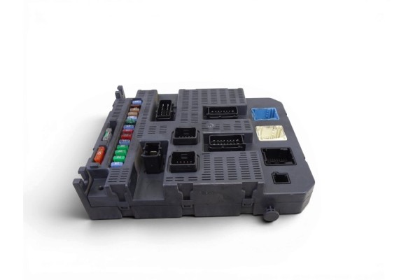 Caja reles / fusibles, Peugeot 207 Xs 2008, 9663798480