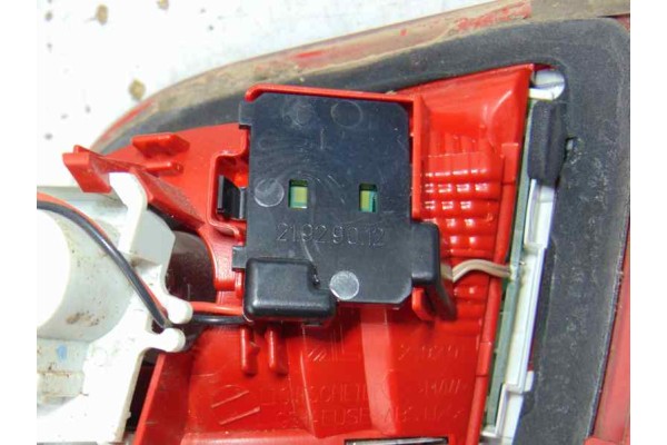 Piloto trasero izquierdo interior, Audi A3 Sportback (8PA) 1.9 TDI Attraction 2009, 8P4945093D