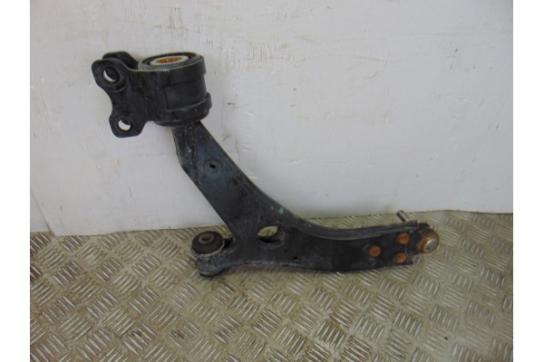 Brazo suspension inferior delantero derecho, Ford Focus Berlina (Cap) Trend 2005