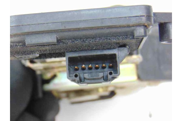Cerradura puerta trasera izquierda, Mazda 6 Berlina (Gg) 2.0 CRTD 120 Active (5-ptas.) 2004