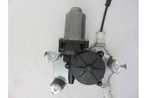 Elevalunas delantero derecho, Nissan Almera (N16/E) Acenta 2004