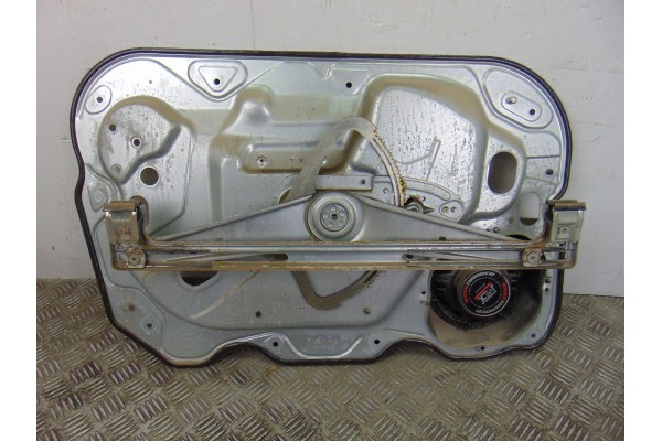Elevalunas delantero derecho, Ford Focus Berlina (Cap) Trend 2005