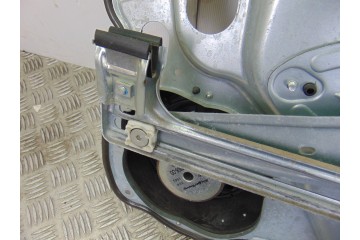 Elevalunas delantero izquierdo, Ford Focus Berlina (CB4) Trend 2009