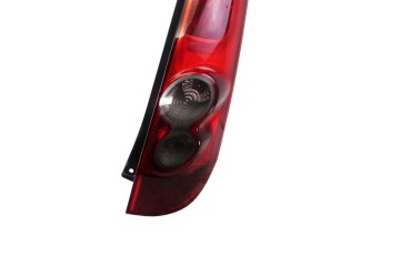 Piloto trasero derecho, Ford Fiesta (Cbk) Ambiente 2006