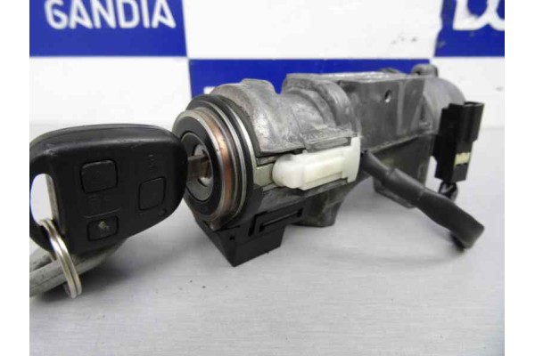 Antirrobo / llave contacto, Toyota Avensis Berlina (T25) 2.0 D4-D Executive Berlina (5-ptas.) 2003, N0501517/8