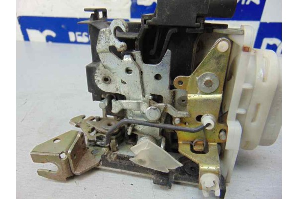 Cerradura puerta delantera derecha, Audi A3 (8L) 1.6 Ambiente 2002, 8L1837016C