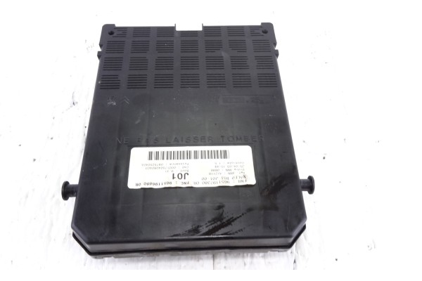 Caja reles / fusibles, Citroen C5 Berlina 2.0 HDi Premier 2003, 9651197380