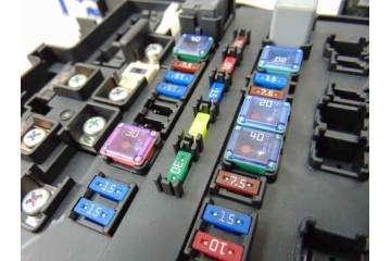 14SMG-E03 CAJA RELES / FUSIBLES HONDA CIVIC 5 PUERTAS (FK) 1.8 Comfort 2011 14SMG-E03 185846 HONDA - 4