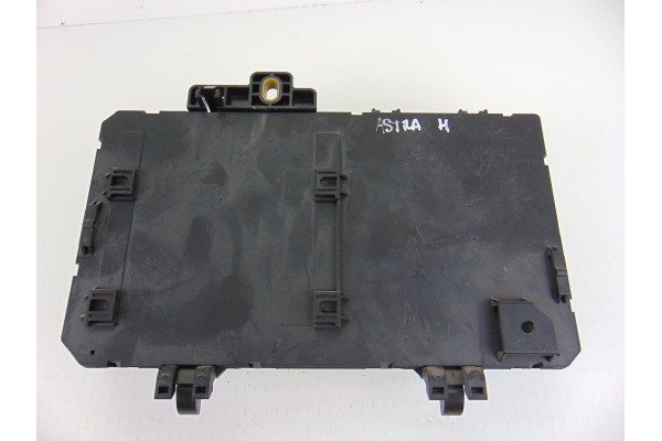 Caja reles / fusibles, Opel Astra H Berlina Sport 2005, 13206762