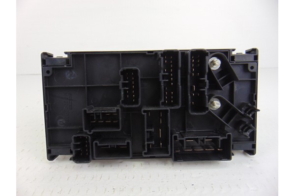 Caja reles / fusibles, Subaru Forester (S12/SH) XS Classic 2010, 82241SC020