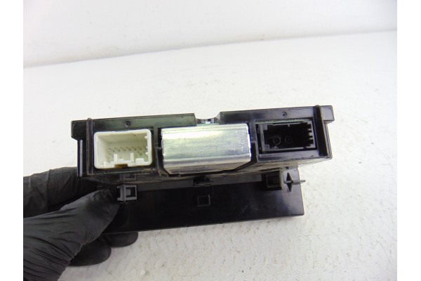 Pantalla multifuncion, Volvo V50 Familiar D4 Kinetic 2011, 31268055