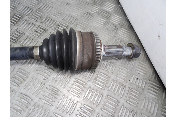 Transmision delantera derecha, Nissan Primera Berlina (P12) Acenta 2004